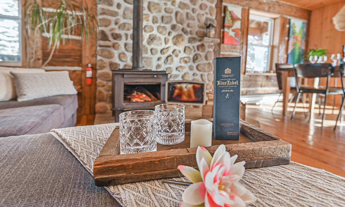 Notre-Dame-de-la-Merci House | River Rock Retreat CITQ 311224