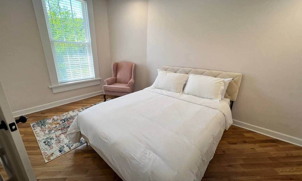 Fries Bed & Breakfast | River's Muse at The Washington Inn