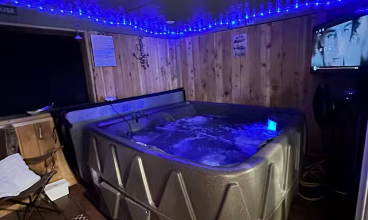 Smithville House | River Shack w/private enclosed spa.