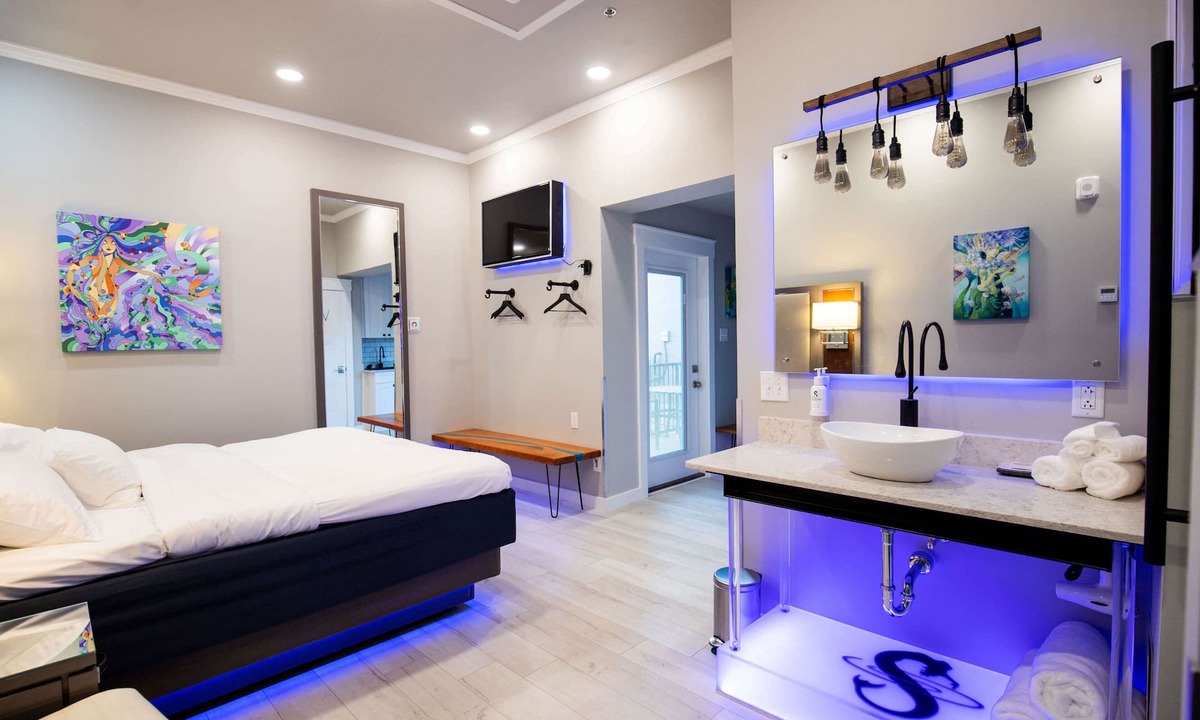 Washington Hotel | River Sirens Hotel