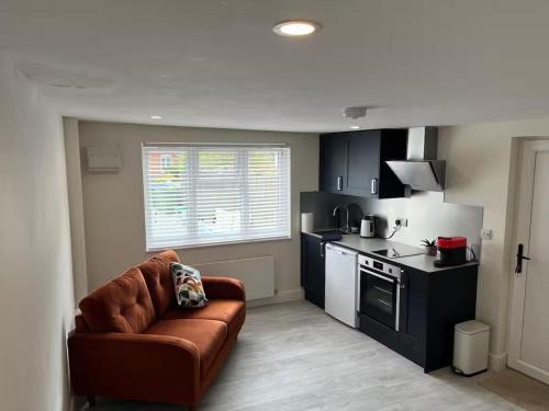 Netley Apartment | River Studio Sleeps 2 with Parking & Dog Friendly