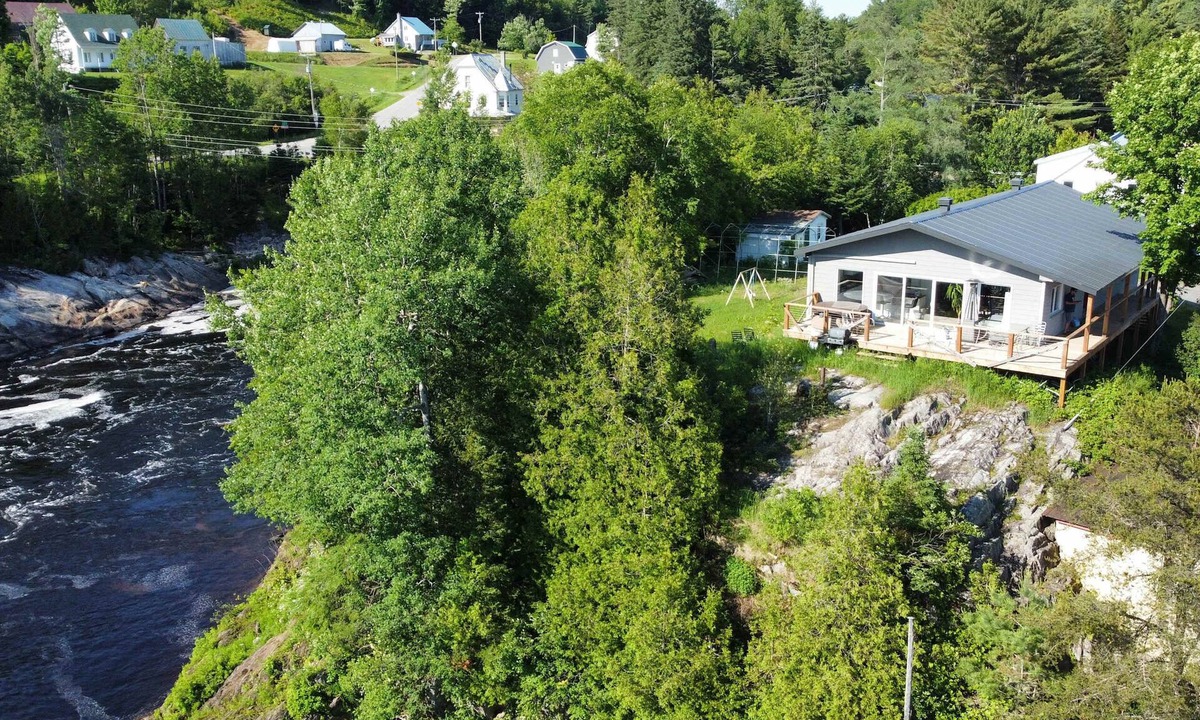 Mauricie Ski Chalet | River View | Chalet des Chutes