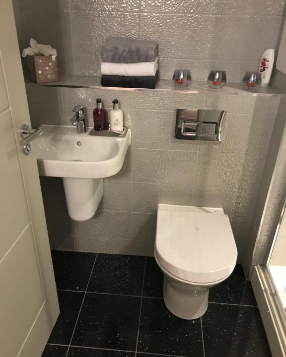 Glasgow Apartment | River view 2 bedroom apartment