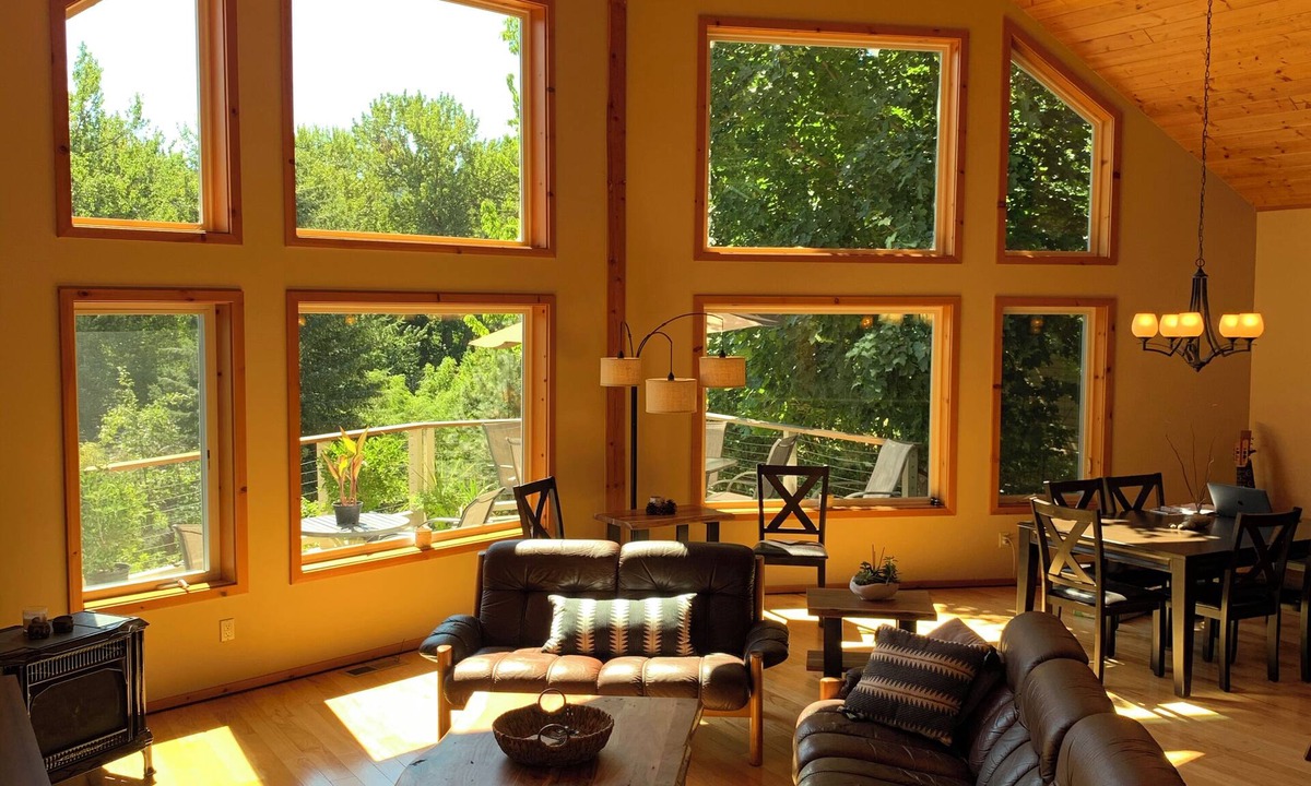 Downtown Leavenworth House | River view & 5 minute walk to downtown!