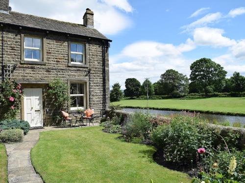 Eshton House | River View Cottage