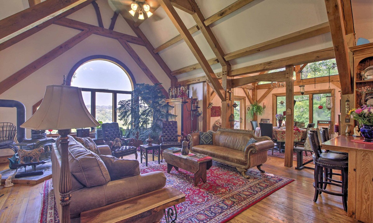 Scottsville Apartment | River Views + Deck: Peaceful Virginia Retreat