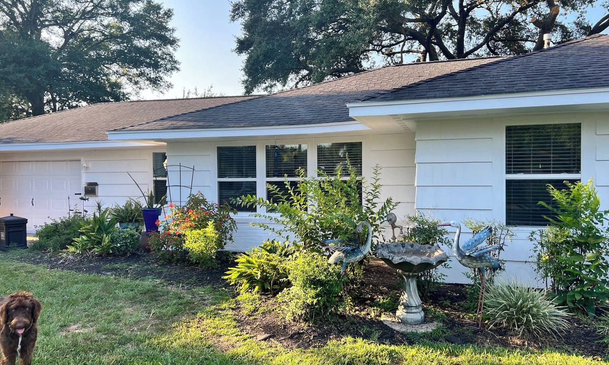 Port Neches House | River Walk Cottage near ALL SETX hospitals & refineries!