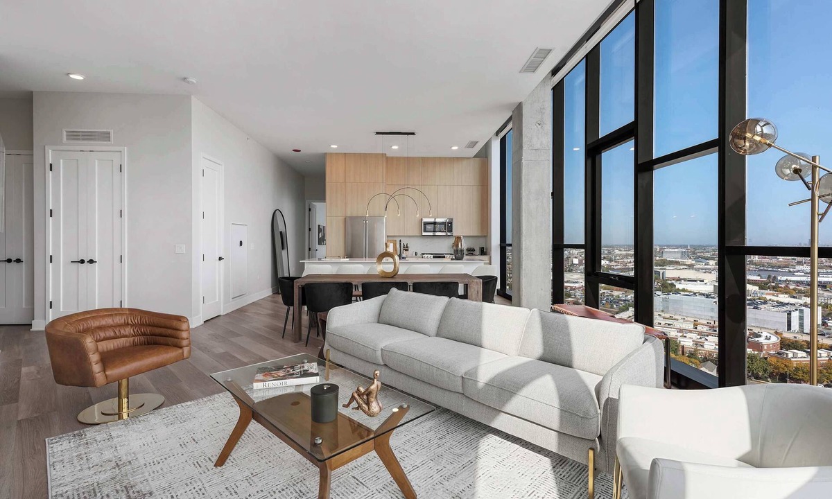 River West Apartment | River West 3BR Penthouse Duo: Skyline Comfort