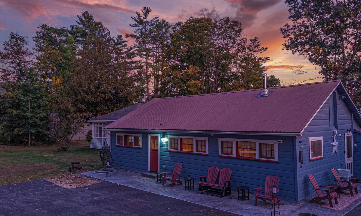 Lake Luzerne-Hadley Cabin | Riverbend Cabin - Wonderful 2-bedroom home