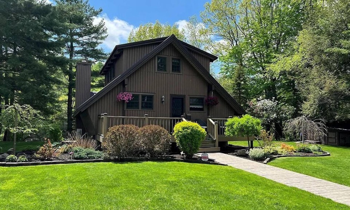 Watertown House | Riverbend Retreat Black River