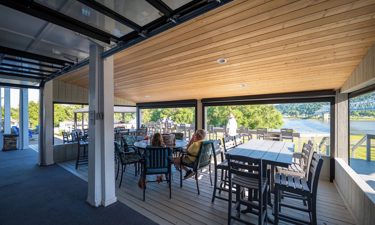 Madison Hotel | Riverboat Inn and Suites