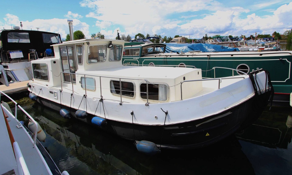 Saint-Usage House | Riverboat with dockside terrace or navigation option WITHOUT PERMIT