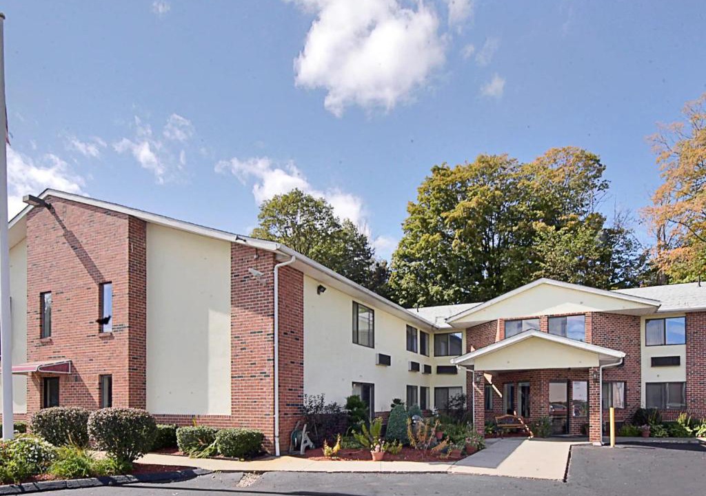 West Springfield Hotel | Riverdale Inn