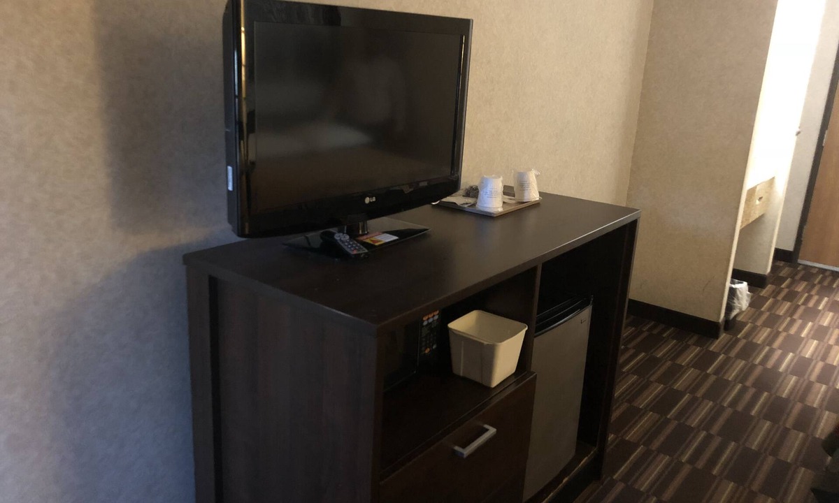 West Springfield Hotel | Riverdale Inn