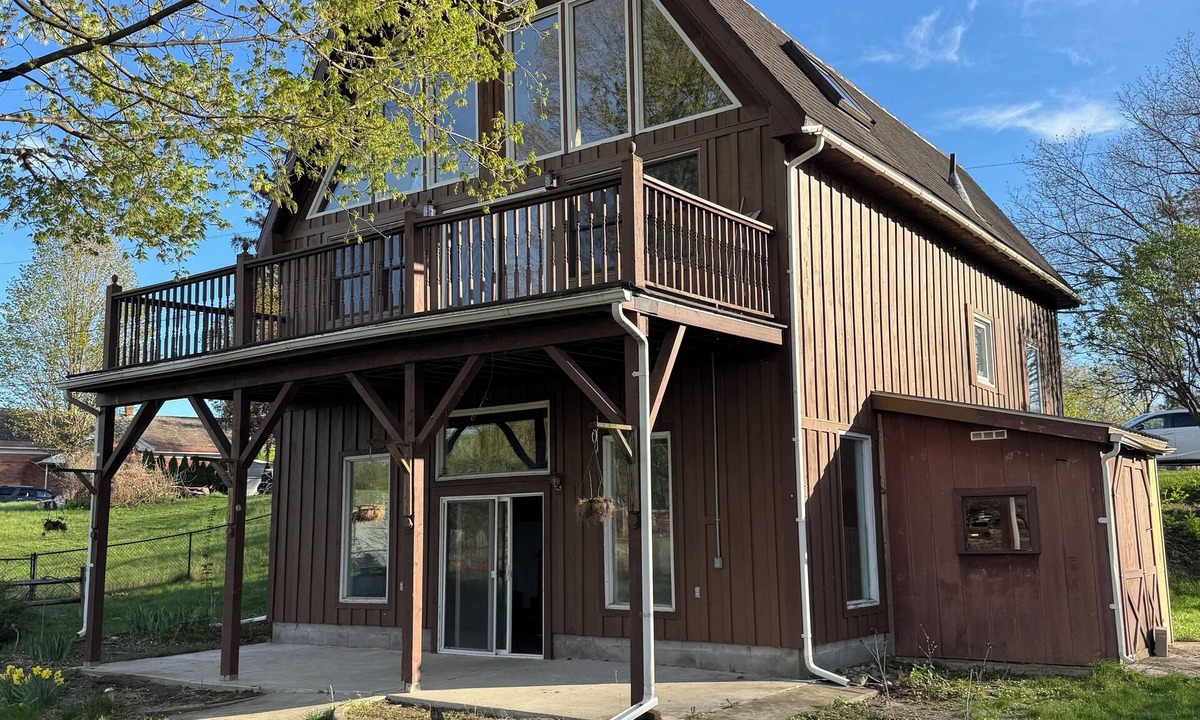 Fort Edward House | Riverfront 2-bedroom house with tons of light, AC, deck & patio. Pet Friendly