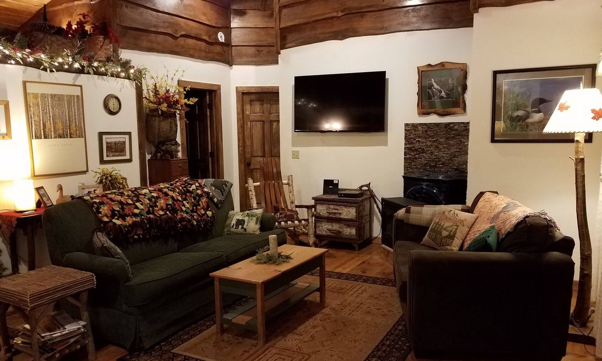 Warrensburg Cabin | RIVERFRONT ADIRONDACK LOG CABIN