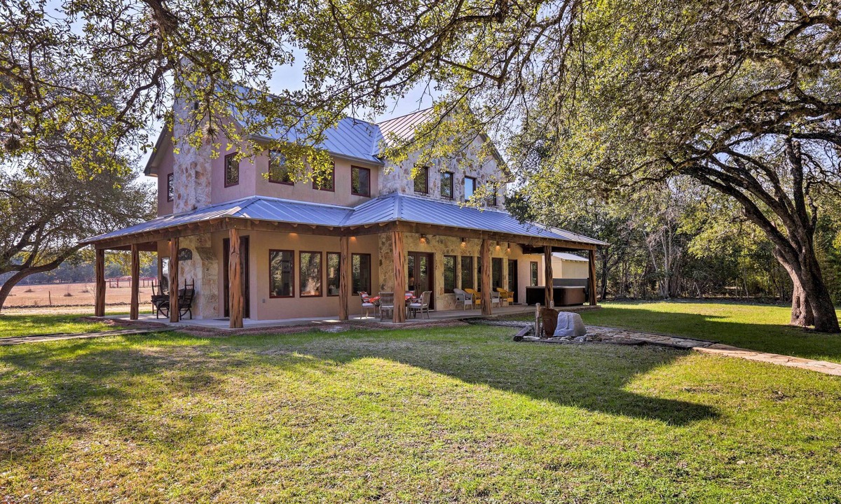 Blanco House | Riverfront Blanco Home w/Shaded Porch + Hot Tub