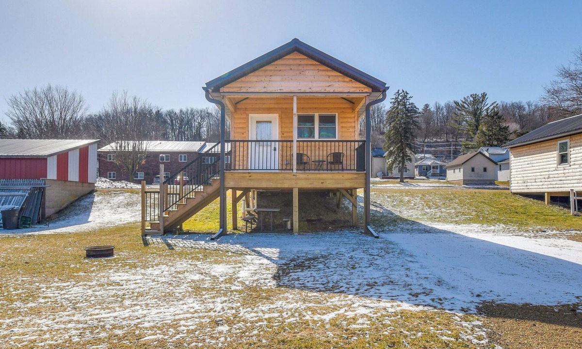 Blanchardville Cabin | Riverfront Cabin Rental ~ 9 Mi to Yellowstone Lake