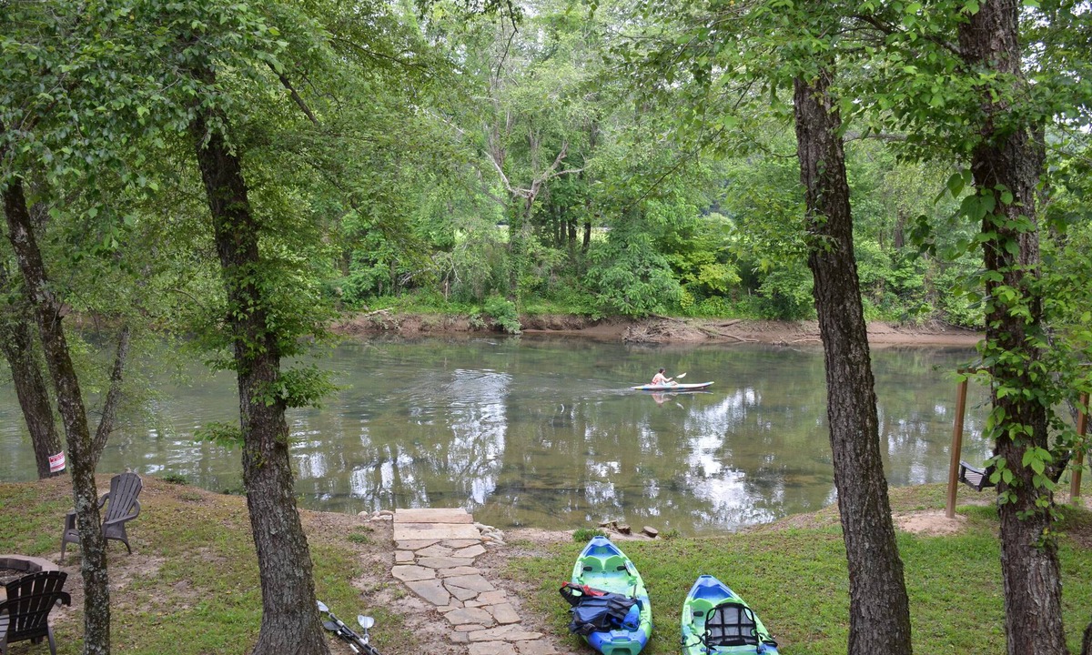 Mineral Bluff House | Riverfront cabin on the Toccoa River w/hot tub NO HIDDEN FEES