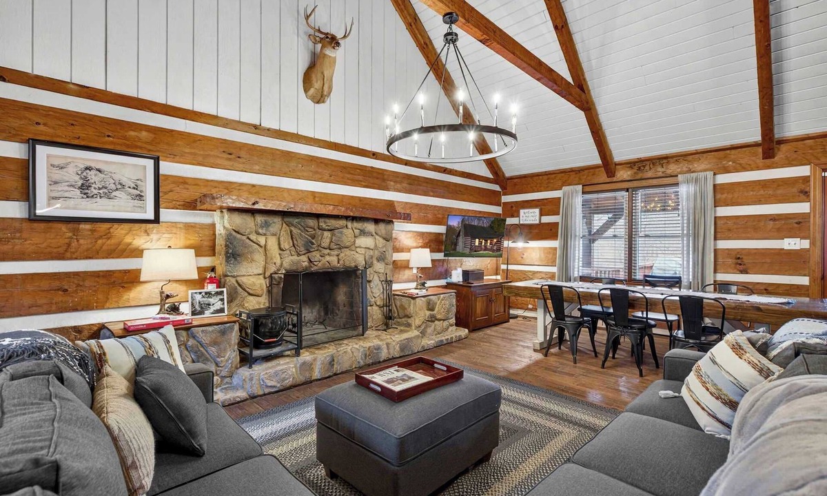 Fishers Hill Cabin | Riverfront cabin w/hot tub & deck