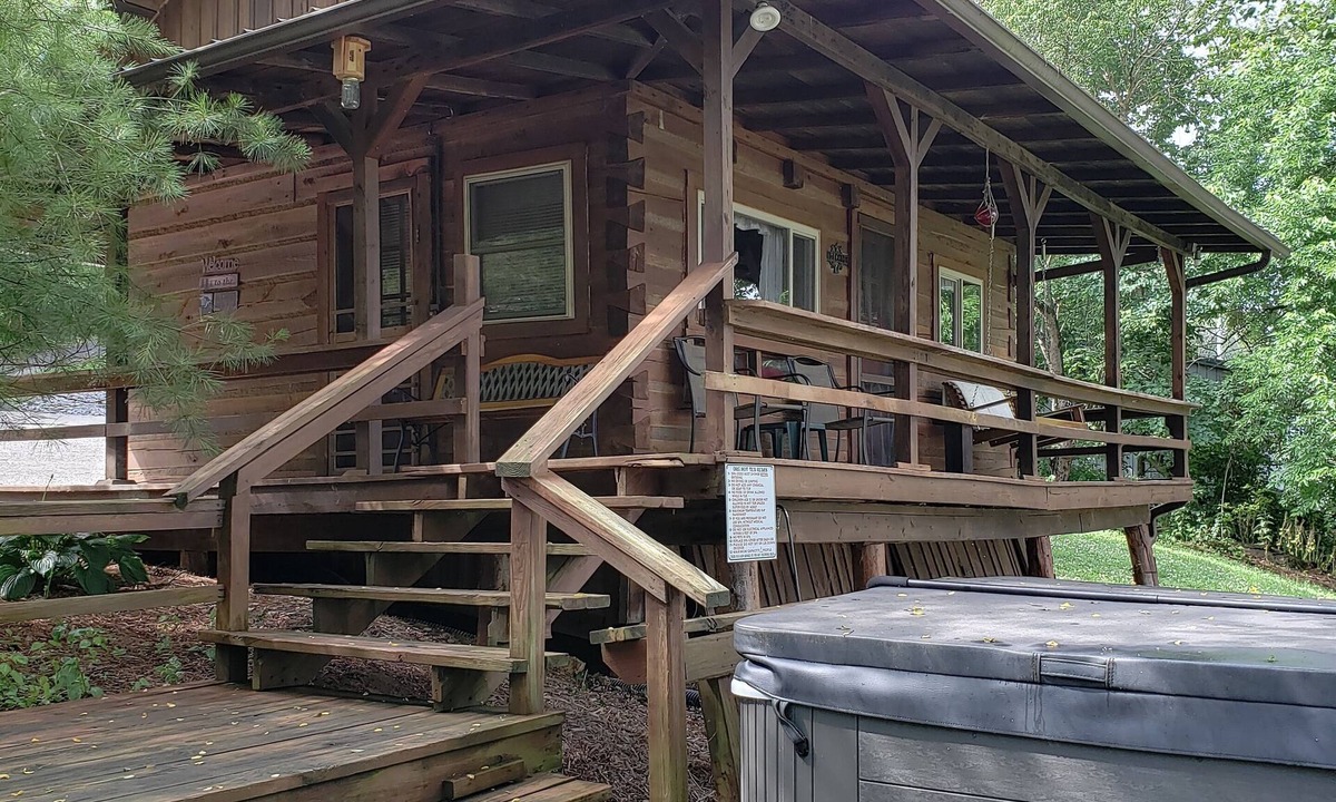 Derby Cabin | Riverfront Cabin with hot tub