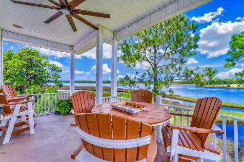 Carrabelle House | Riverfront Carrabelle Home w/Furnished Patio!