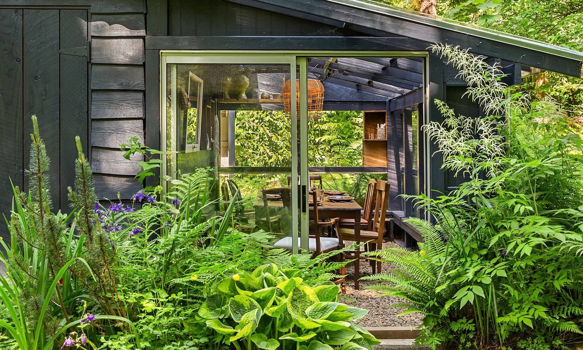 Gold Bar Cabin | Riverfront, dog-friendly cabin with breathtaking mountain views - near trails