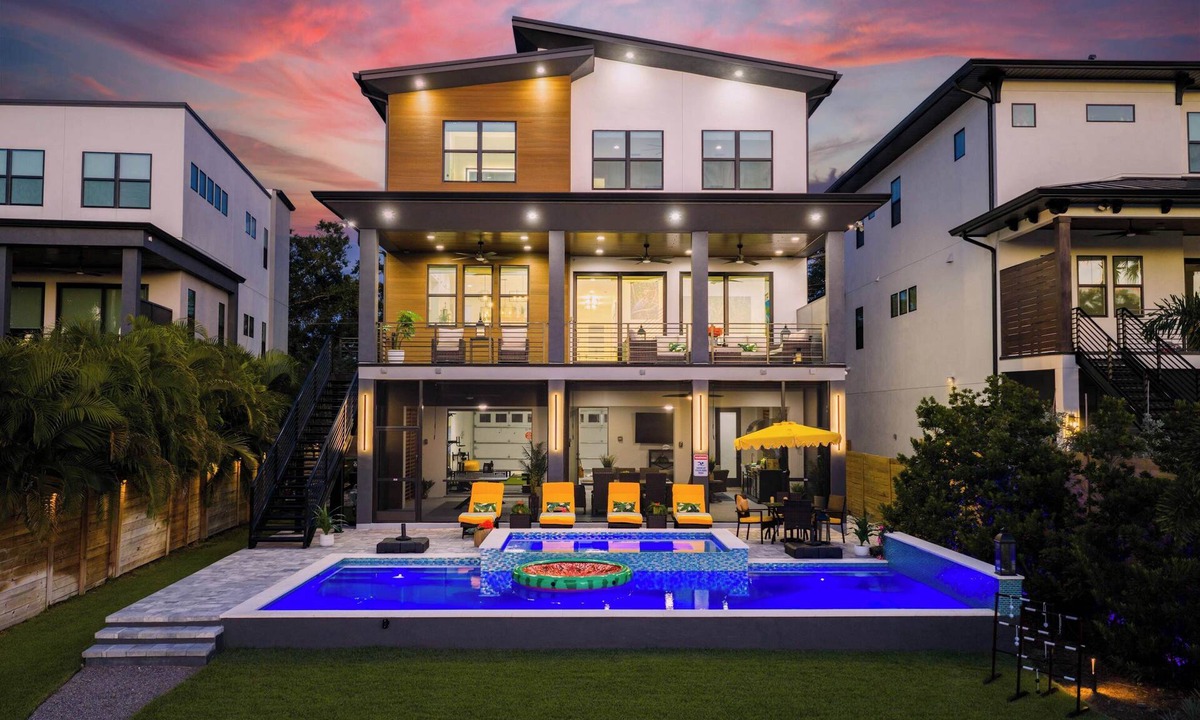 South Seminole Heights House | Riverfront Escape | Pool/Spa, Fire Pit & Games