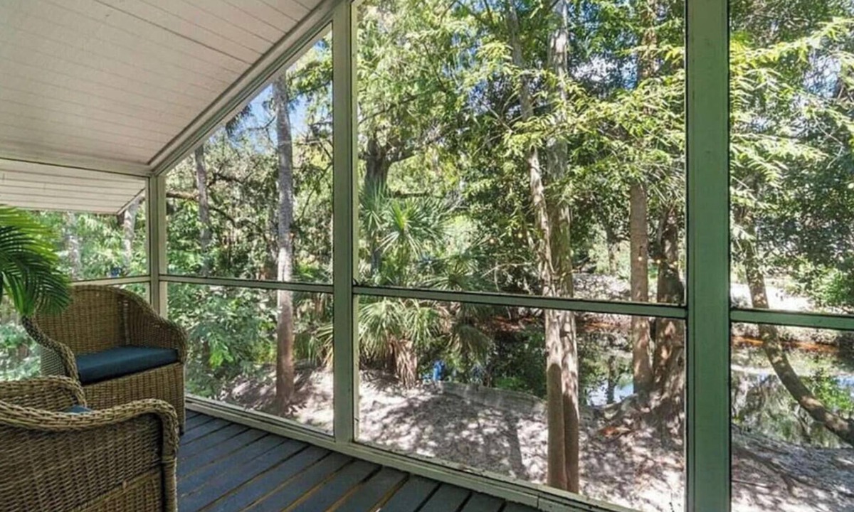 Bonita Springs Cabin | Riverfront Gem | Hot Tub + Kayaks +Water Views