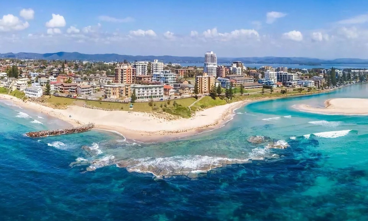 Chittaway Point House | Riverfront Heated Pool Sauna Kayaks