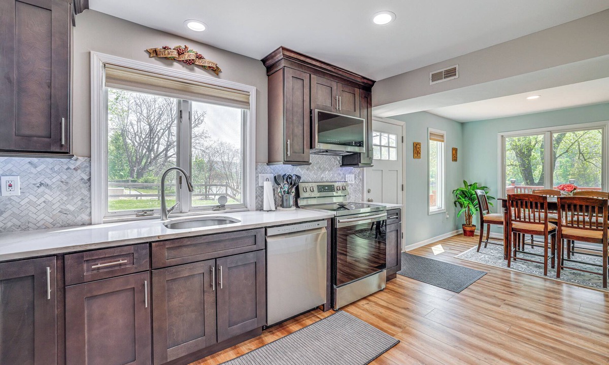 Finesville House | Riverfront Home in Phillipsburg w/Deck & Yard!