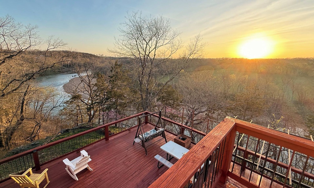 Berryville House | Riverfront home with amazing views: perfect for couples for groups-sleeps 11