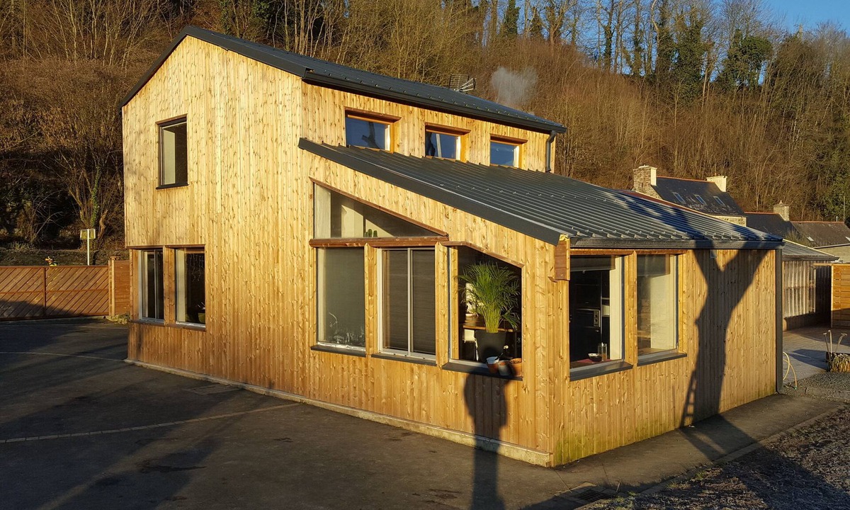 Ploezal House | Riverfront house Pontrieux