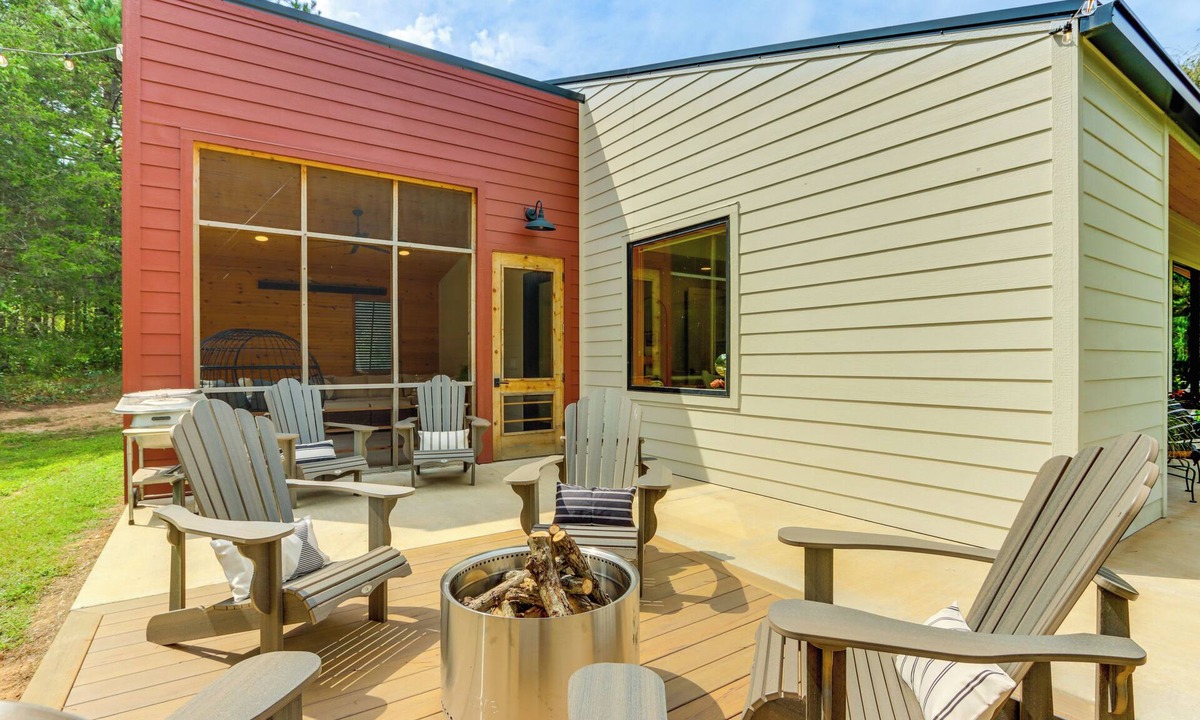Huntsville Cabin | Riverfront Huntsville Cabin w/Views & Kayaks!