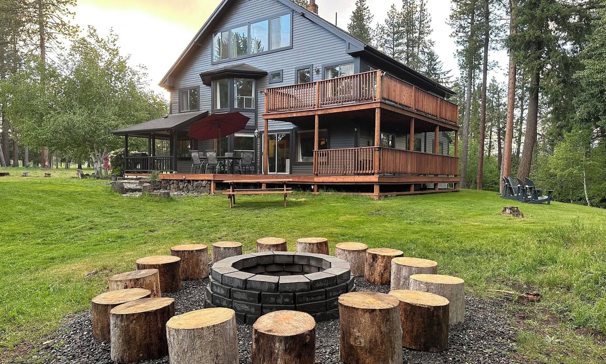 Trout Lake Cabin | Riverfront Lodge - Ideal for small and large groups with room to spread out