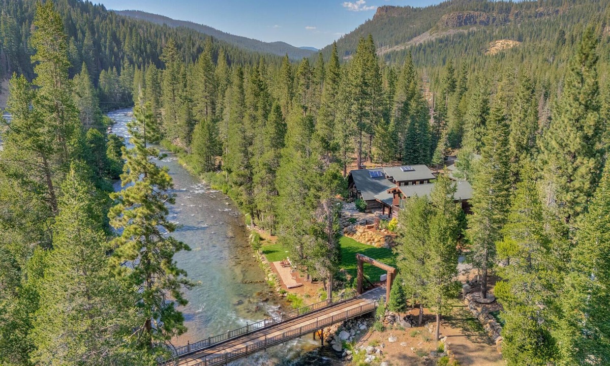 Olympic Valley House | Riverfront Lodge - TLUXP