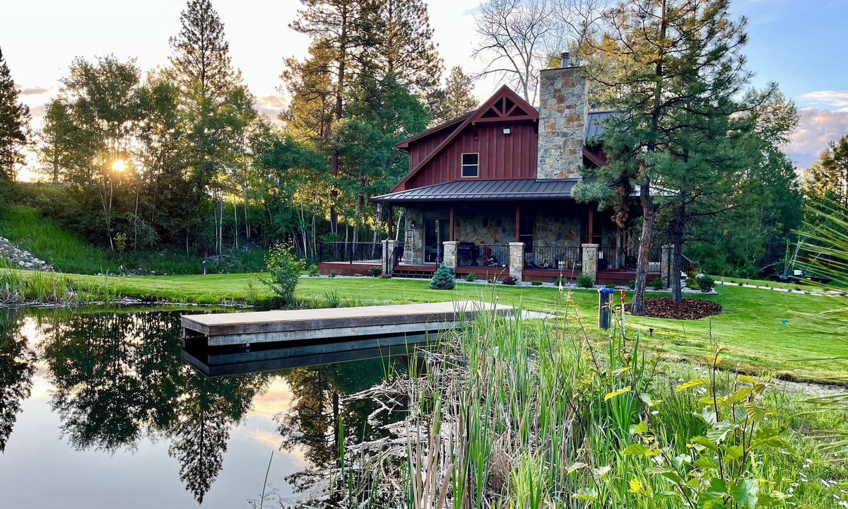 Hamilton House | Riverfront Luxury Cabin With Pond And Hot Tub