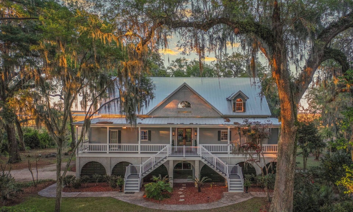 Townsend House | Riverfront Luxury Waterfront Home W/Hot Tub and Marsh-view