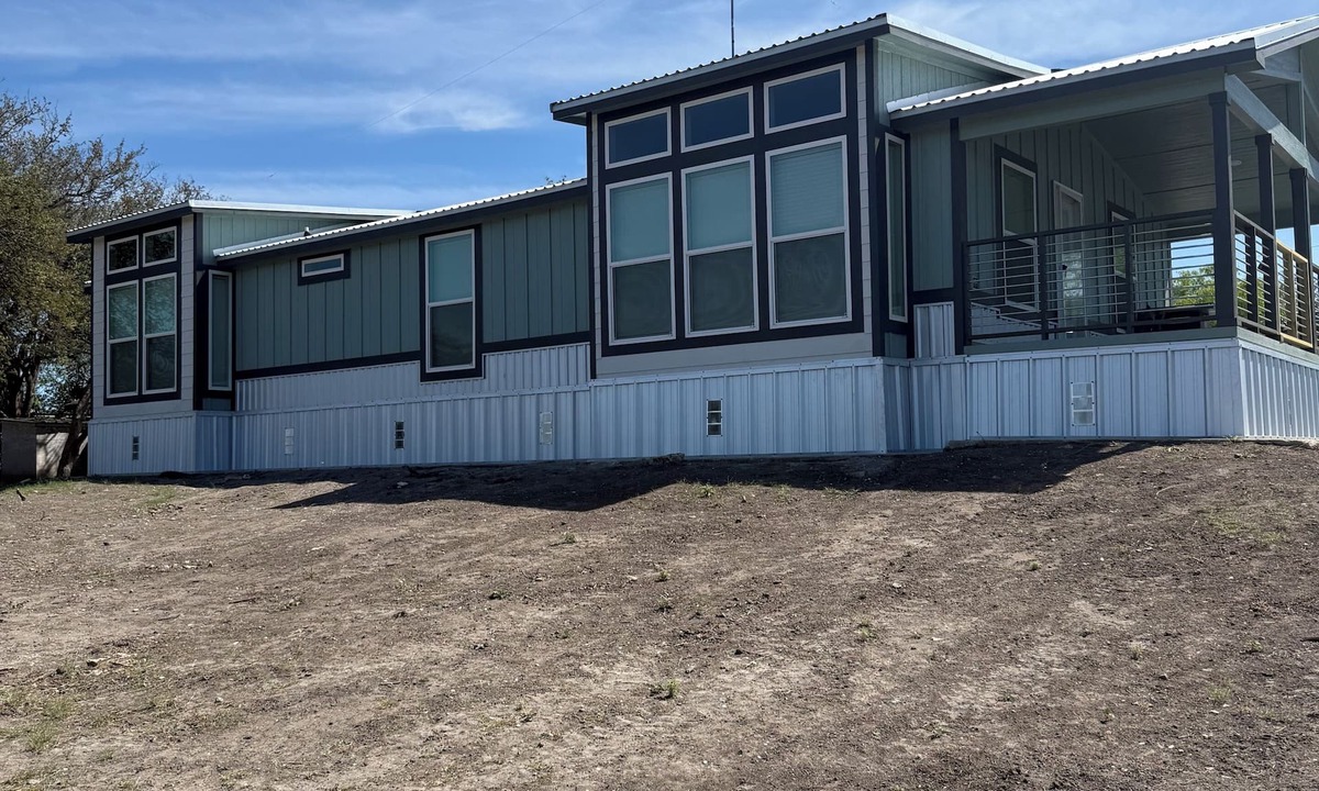 Robstown House | Riverfront Property
