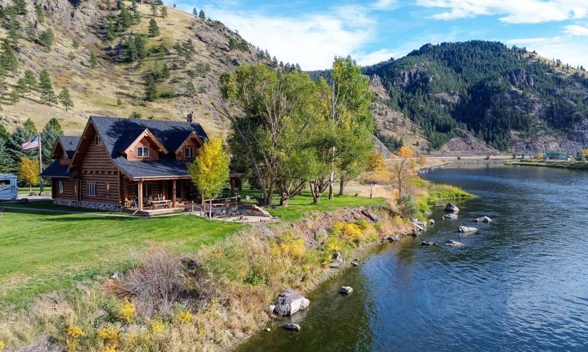 Cascade Cabin | 'Riverfront Ranch' Craig, Montana