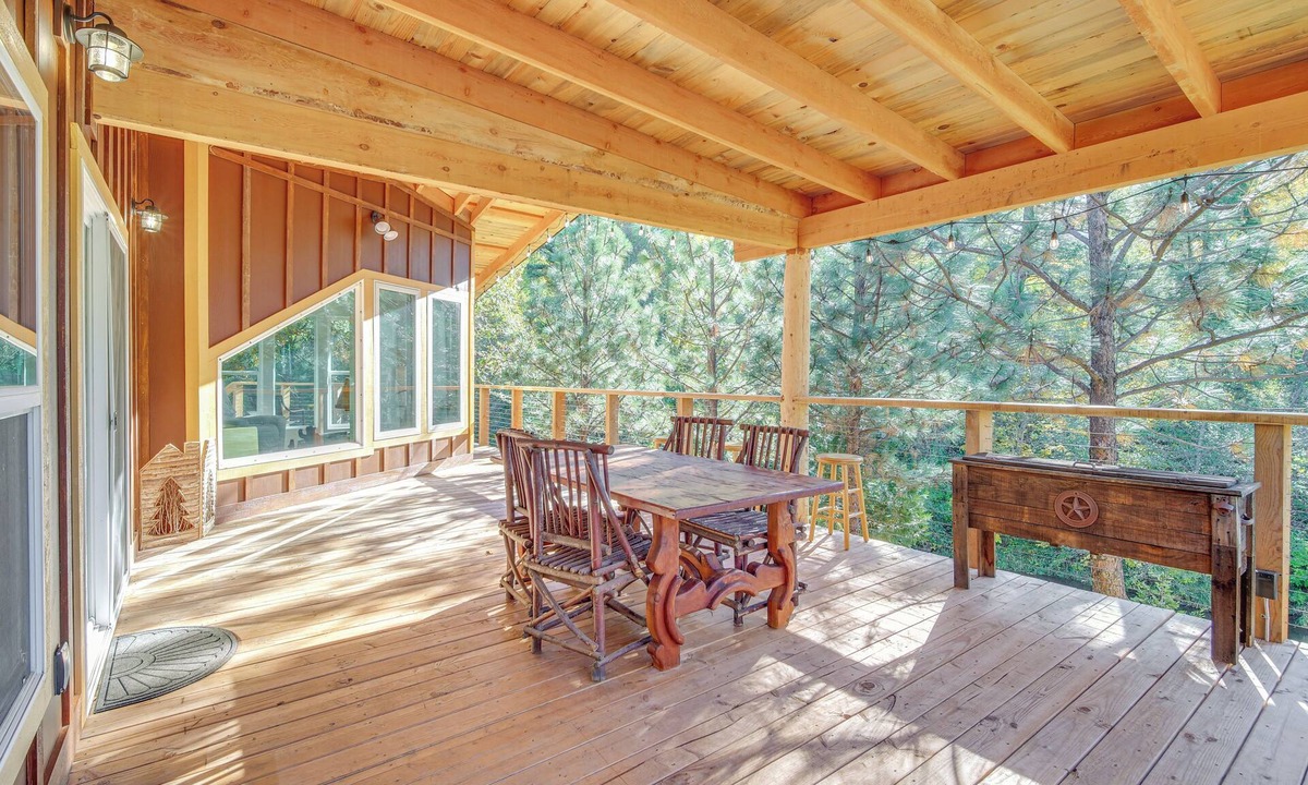 Jacksonville Cottage | Riverfront Relaxation: Secluded Jacksonville Home