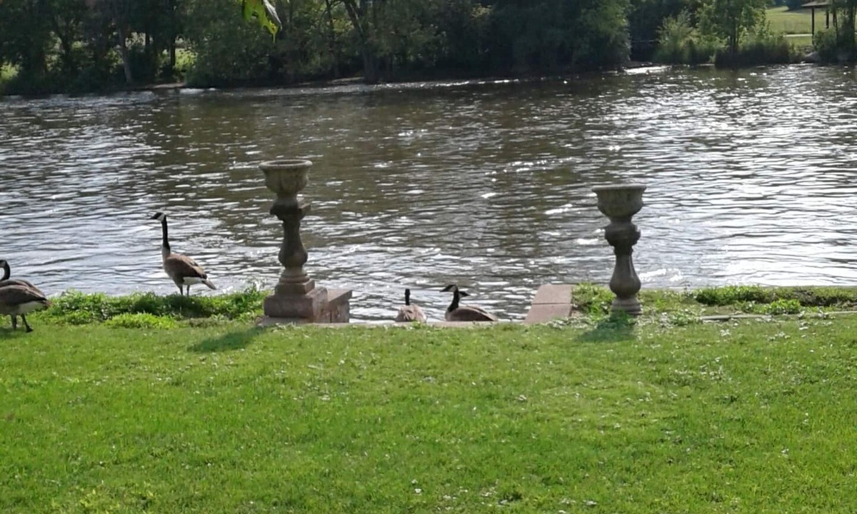 South Elgin House | Riverfront rental