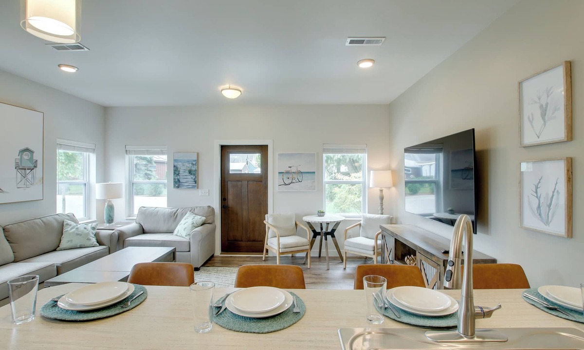 Sheboygan Apartment | Riverfront Sheboygan Townhome w/Grill!