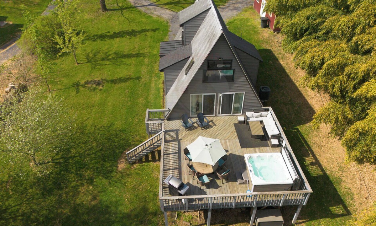 Fishers Hill Cabin | Riverfront🏕A-Frame/HOT TUB/Fire Pit! FAST Wifi