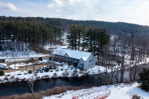 Peterborough Hotel | Riverhouse by Weekender formerly Jack Daniels Inn