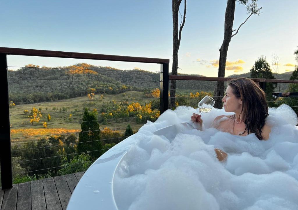 Riverlea Villa | RIVERLEA RETREAT MUDGEE - Private, Outdoor Bath, Pool, Tranquility