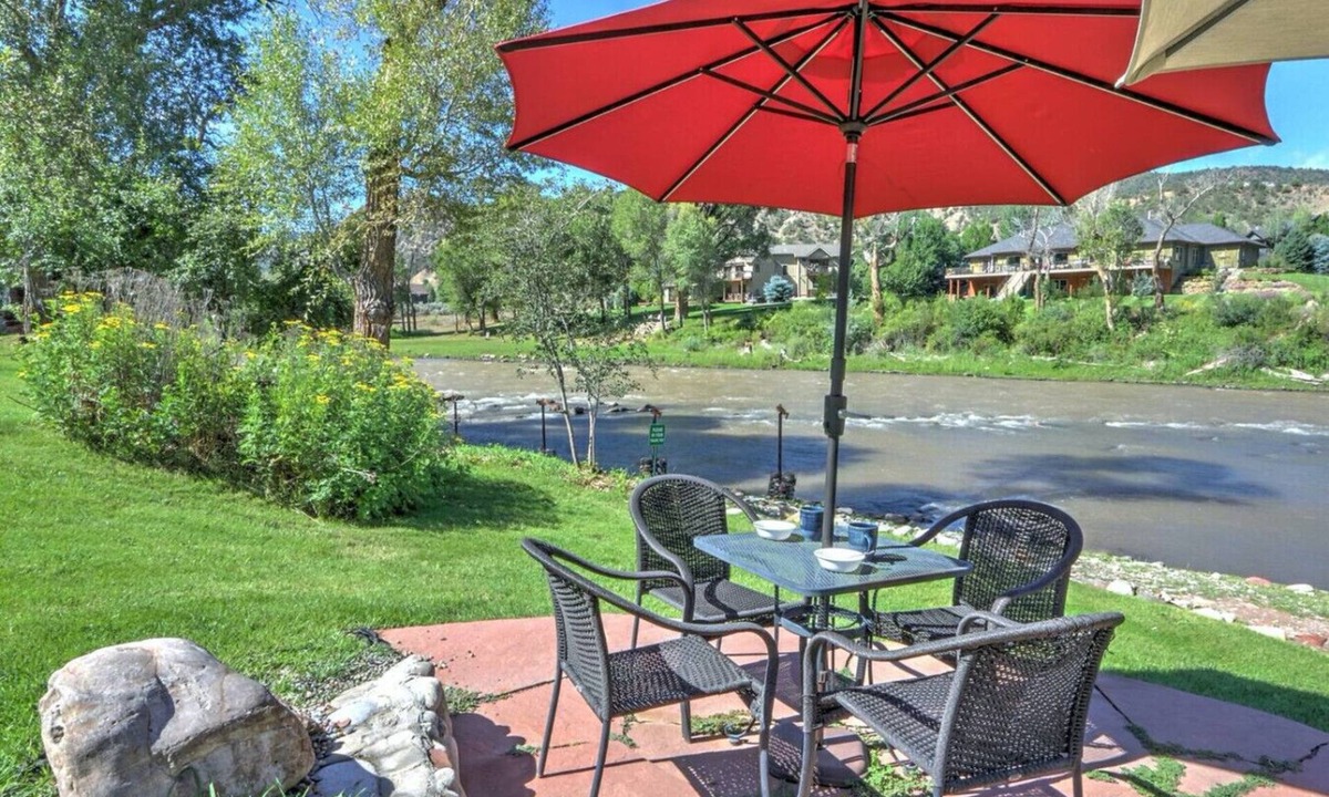 Glenwood Springs Apartment | Rivers` Edge Condo w/Private Beach, 33 mi 2 Aspen
