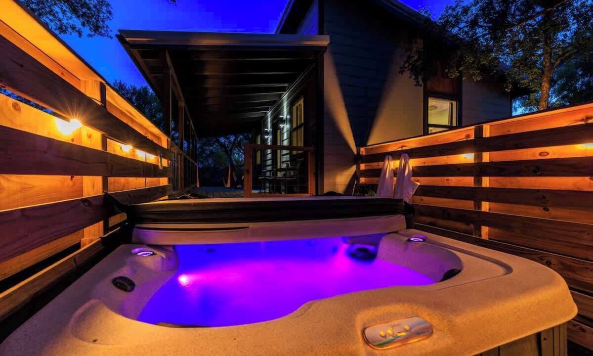 Fredericksburg Cottage | Rivers Edge Cottages With Hot Tub