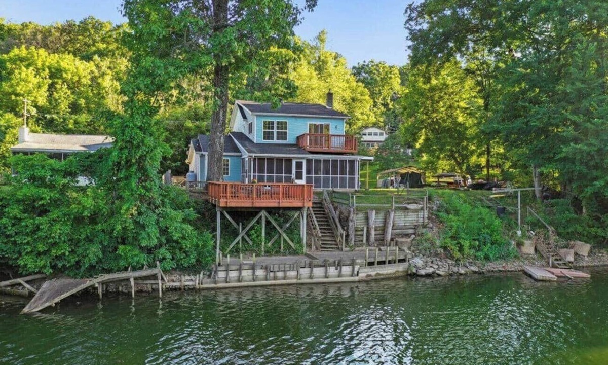 Front Royal House | Rivers Edge Retreat