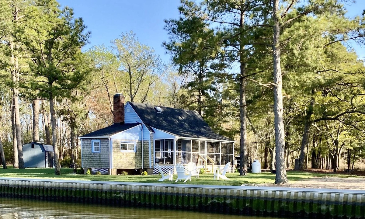 Dames Quarter Cabin | Rivers Edge Waterfront Cabin, Private Beach